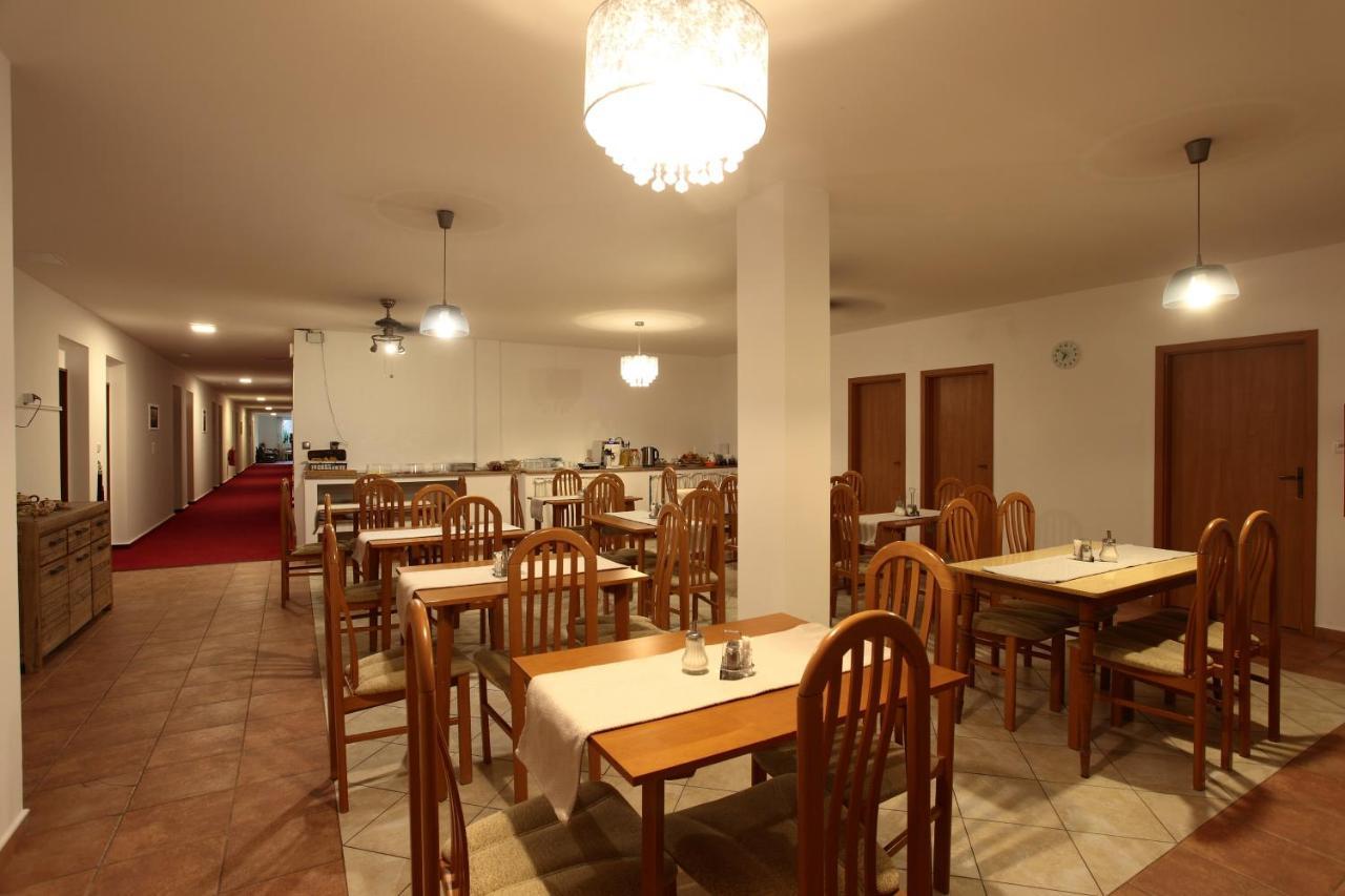 Hotel Arko Прага Экстерьер фото